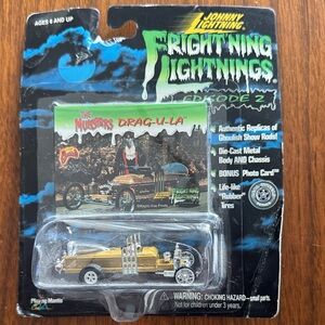 Johnny Lightning Fright'ning Lightnings The Munsters Drag-U-La Gold Die-Cast Car